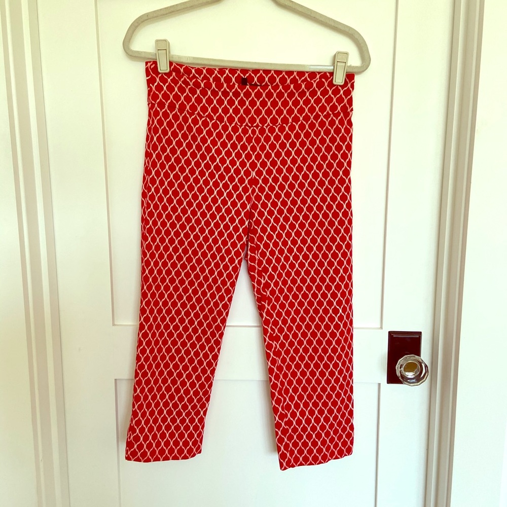 🌻 3/$12 Adorable red & white capris
